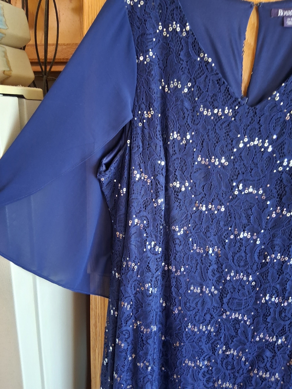 Mother of Bride Formal Navy Lace Maxi Dress with Sheer Cape - Size 24 - Picture 12 of 15